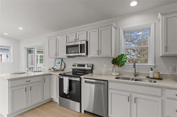 $319,999 | 64 Burnside Avenue, Narragansett, RI 02882