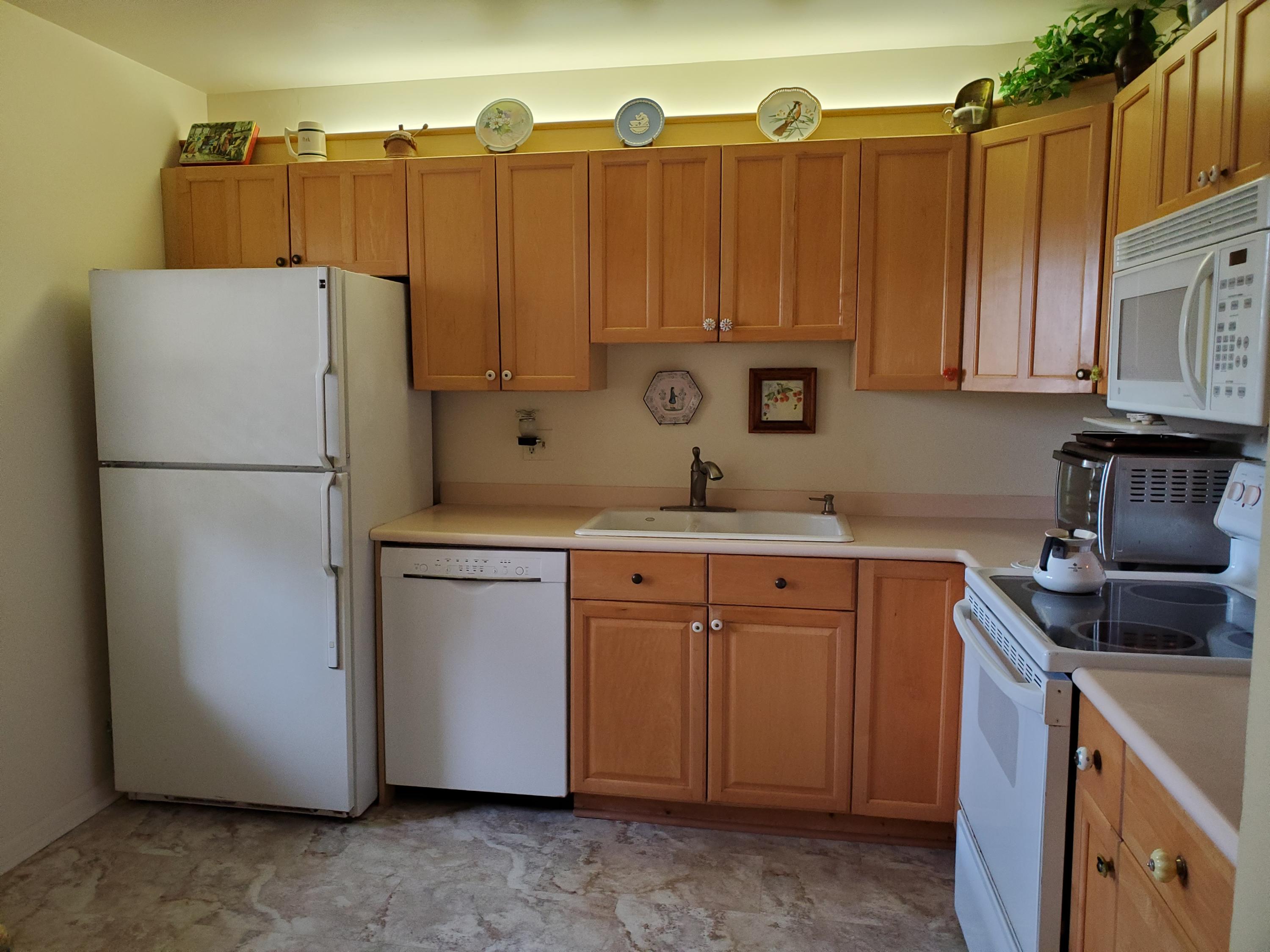 717 Highway 1, Unit 108 Jupiter, FL 33477 - Photo 4 of 26 Kitchen