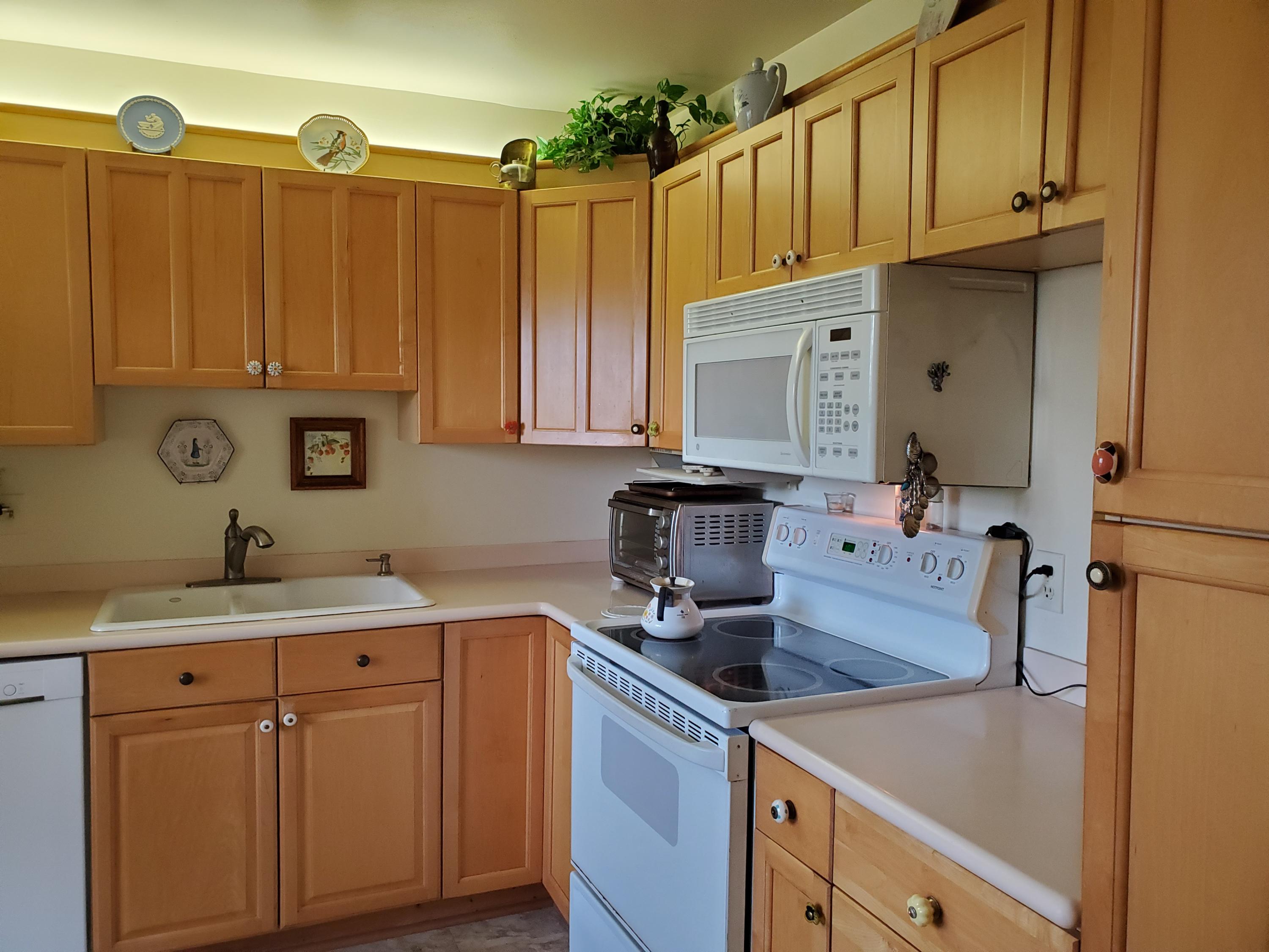 717 Highway 1, Unit 108 Jupiter, FL 33477 - Photo 5 of 26 kItchen