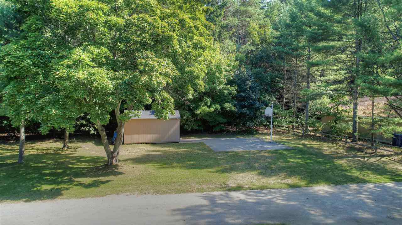 2014 Phelps Road Traverse City, MI 49686 - Photo 64 of 69 1852885-63.JPG