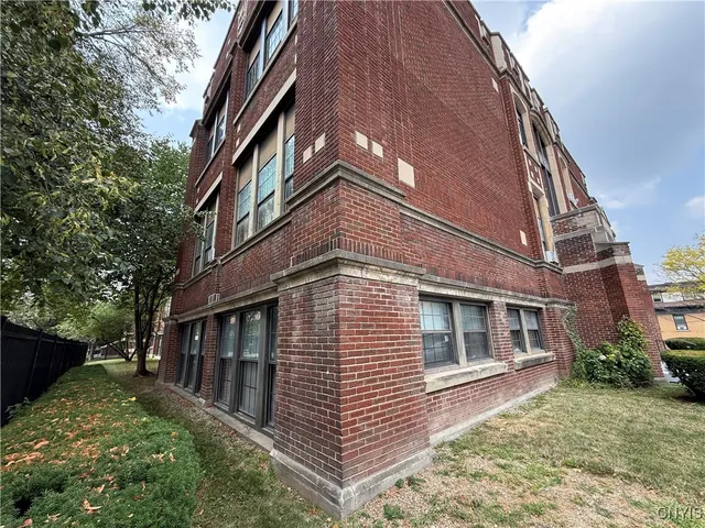 $210,000 | 917 Madison Street, Unit 107, Syracuse, NY 13210