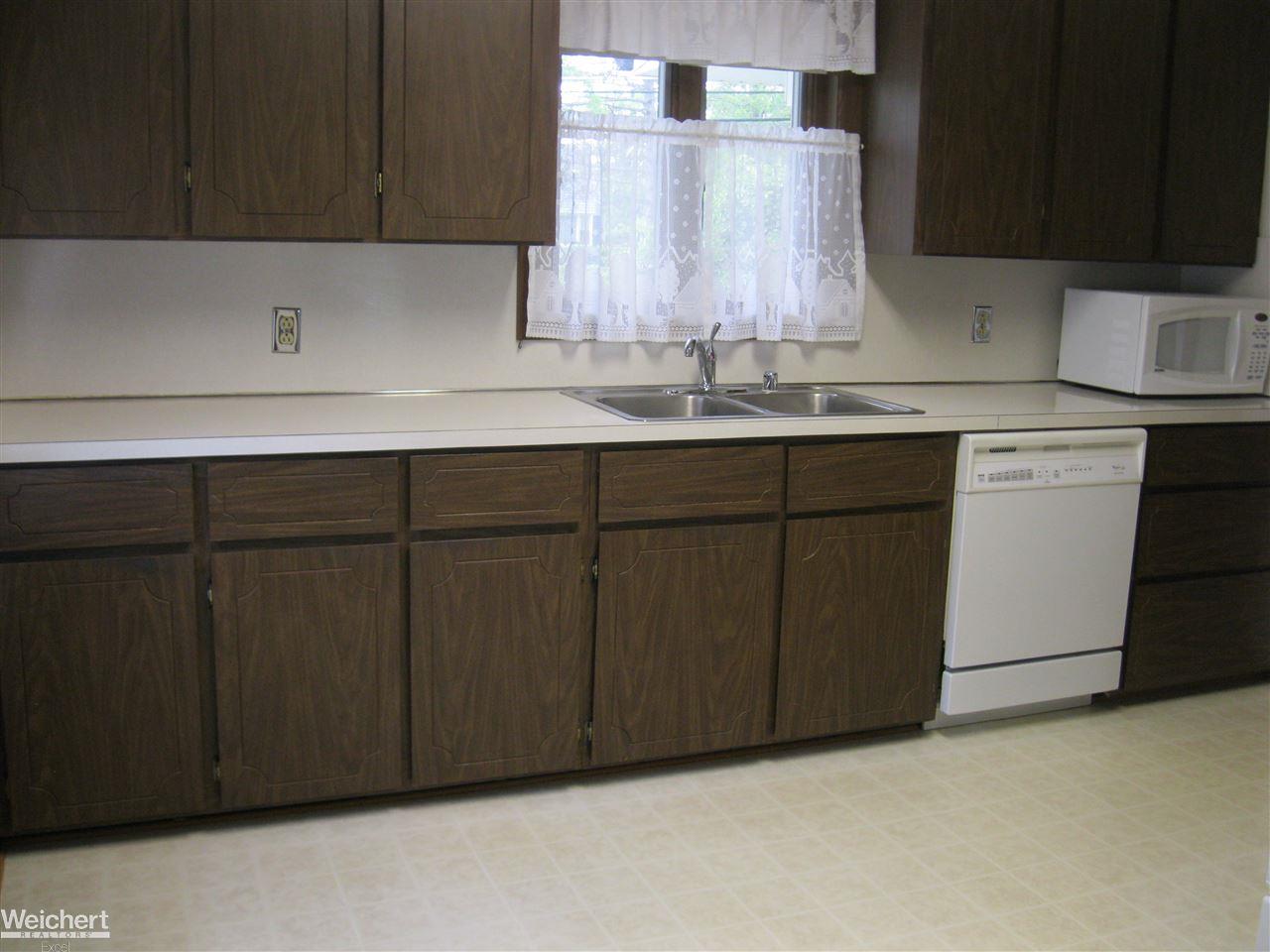 47576 Shelby Road Utica, MI 48317 - Photo 17 of 44 31320274-16.JPG