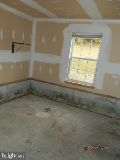 8208 Temple Hill Road Clinton, MD 20735 - Photo 11 of 18 Interior (General)