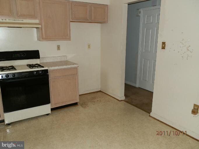 8208 Temple Hill Road Clinton, MD 20735 - Photo 12 of 18 Kitchen