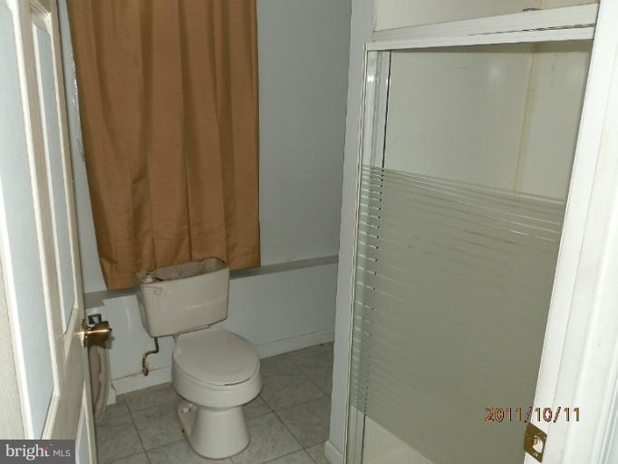 8208 Temple Hill Road Clinton, MD 20735 - Photo 13 of 18 Bath