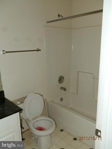 8208 Temple Hill Road Clinton, MD 20735 - Photo 10 of 18 Bath