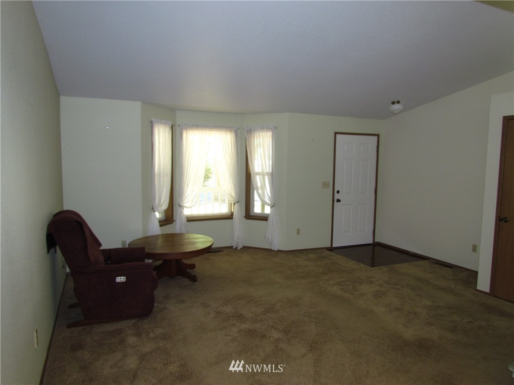 1722 Diamond Road Southeast Lacey, WA 98503 - Photo 6 of 15 Gallery Image 6