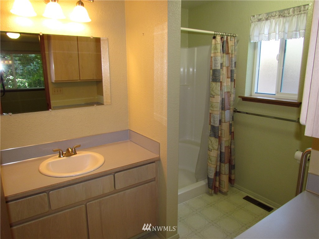 1722 Diamond Road Southeast Lacey, WA 98503 - Photo 8 of 15 Gallery Image 8