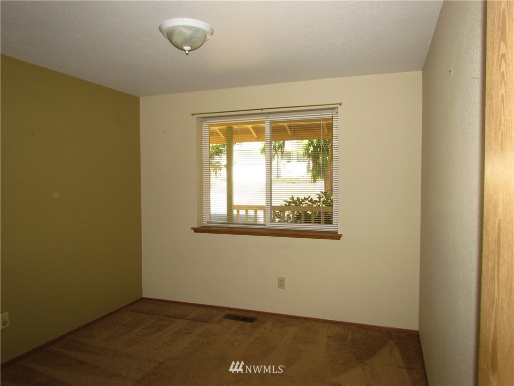 1722 Diamond Road Southeast Lacey, WA 98503 - Photo 9 of 15 Gallery Image 9