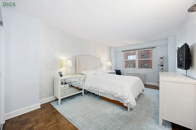 $999,000 | 101 West 12th Street, Unit 12H | West Village