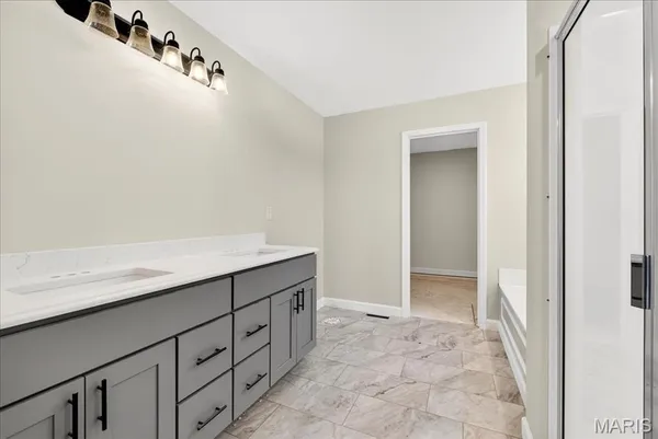 $528,000 | 1227 Ole Town Bridge Drive, O'Fallon, IL 62269