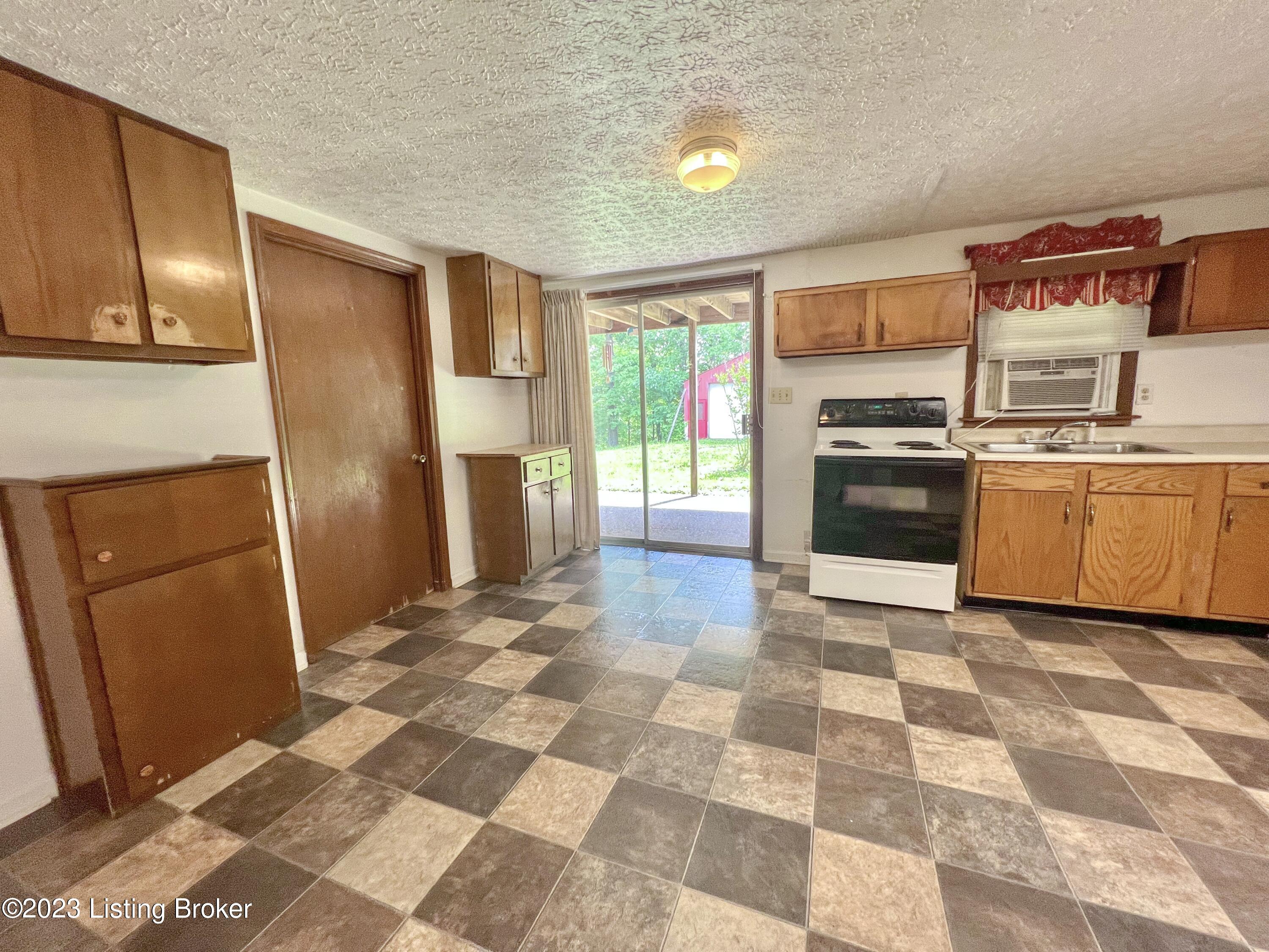 606 Fisher Road Shepherdsville, KY 40165 - Photo 29 of 37 25