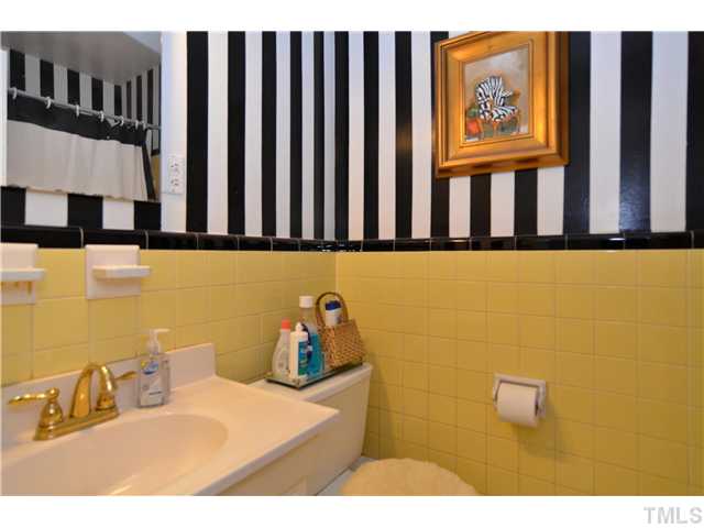 1905 Manuel Street Raleigh, NC 27612 - Photo 14 of 23