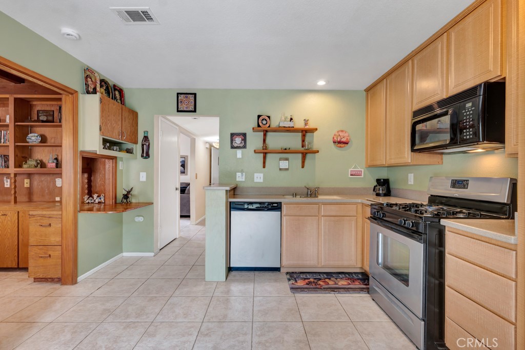 2018 Covington Avenue Simi Valley, CA 93065 - Photo 12 of 50