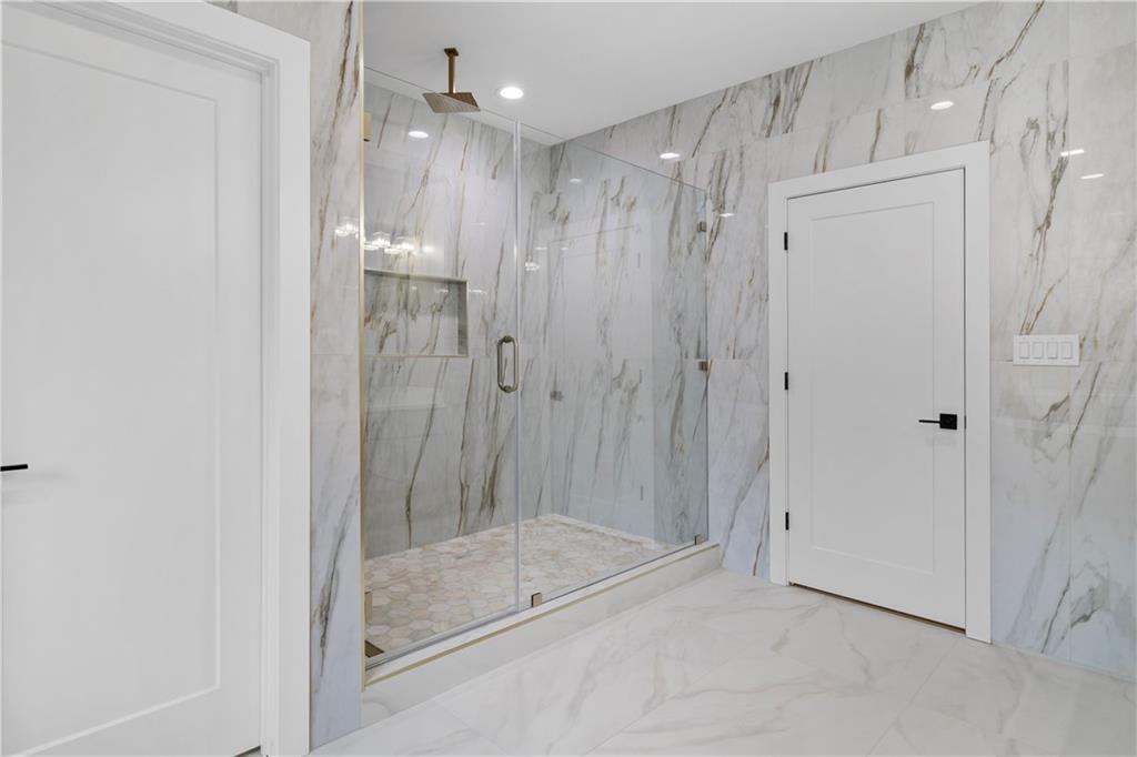 515 Chevelle Lane Decatur, GA 30030 - Photo 26 of 39 a bathroom with a shower