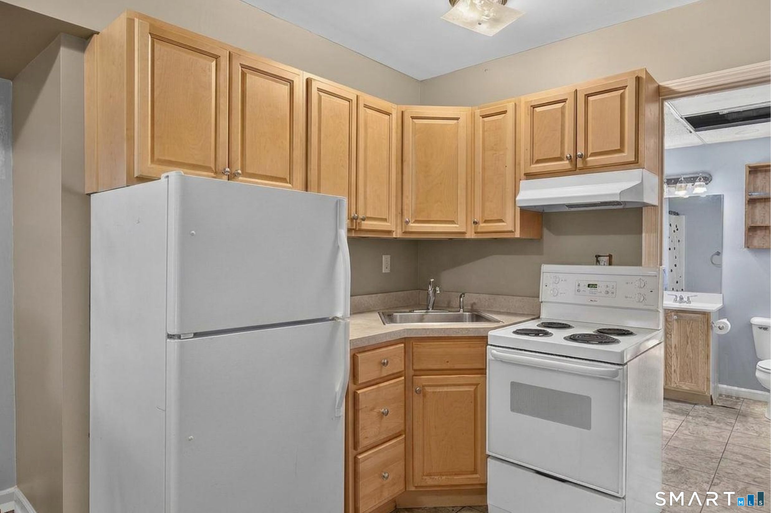 682 Milford Point Road Milford, CT 06460 - Photo 20 of 34