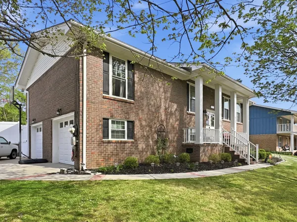 $475,000 | 1743 Lake Wood Circle, Hixson, TN 37343