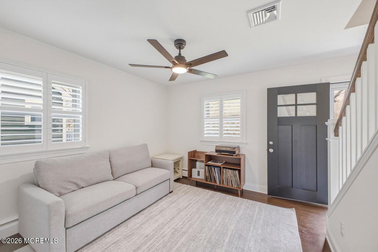 504 Couse Road Neptune Township, NJ 07753 - Photo 3 of 37 Living room