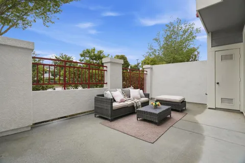 $1,199,000 | 575 Shoal Circle, Redwood Shores, CA 94065