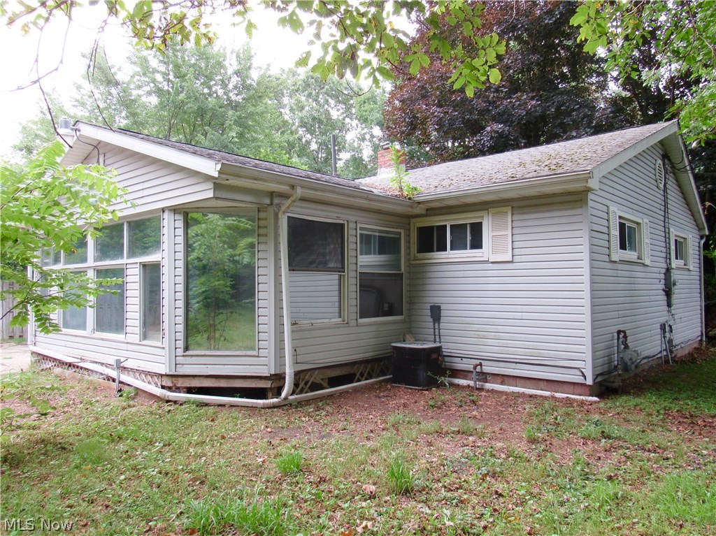 1155 Bruce Road Akron, OH 44306 - Photo 15 of 25 Backview of home.