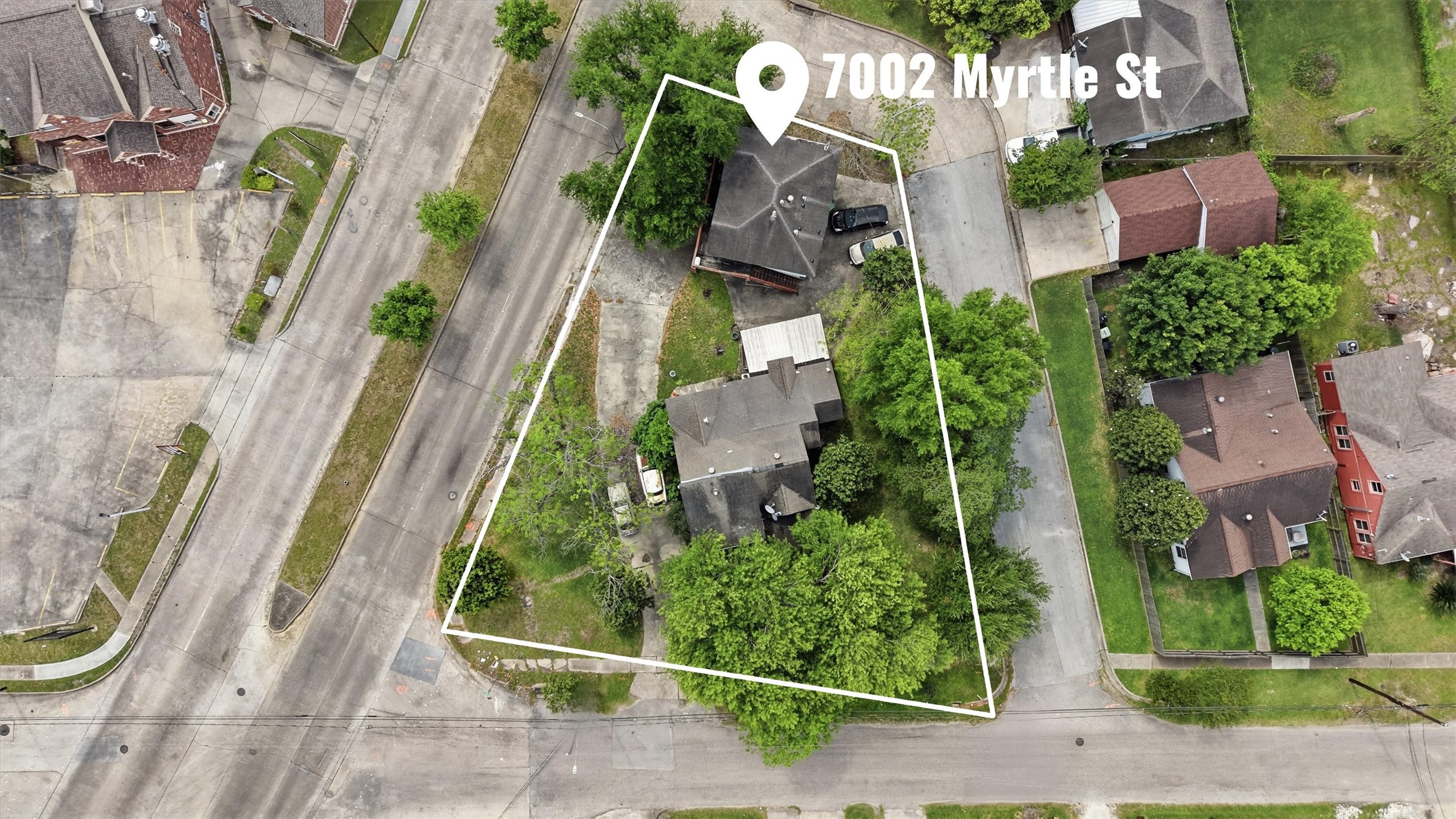7002 Myrtle Street Houston, TX 77087 - Photo 2 of 14 Corner Dominance: High-Visibility Perimeter Outlined for Multi-Structure Potential.