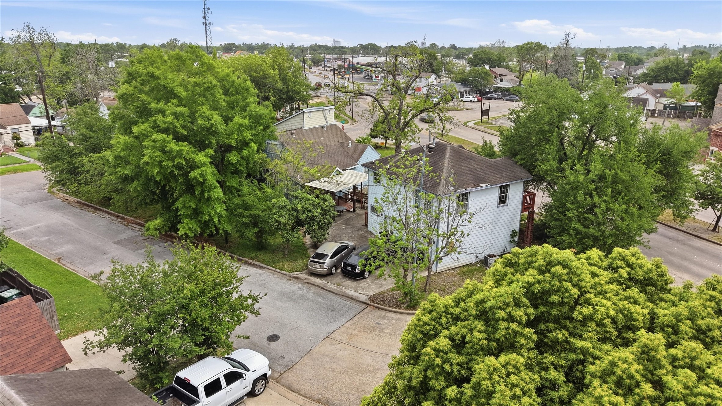 7002 Myrtle Street Houston, TX 77087 - Photo 7 of 14 Aerial Perspective: Visualizing the Scale and Commanding Presence within the Community.