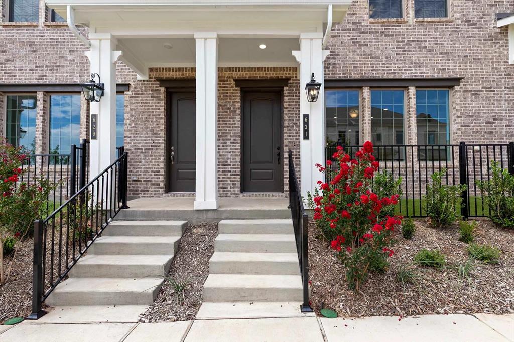631 Blue Rdg Drive Mansfield, TX 76063 - Photo 28 of 30 a front view of a house with a porch