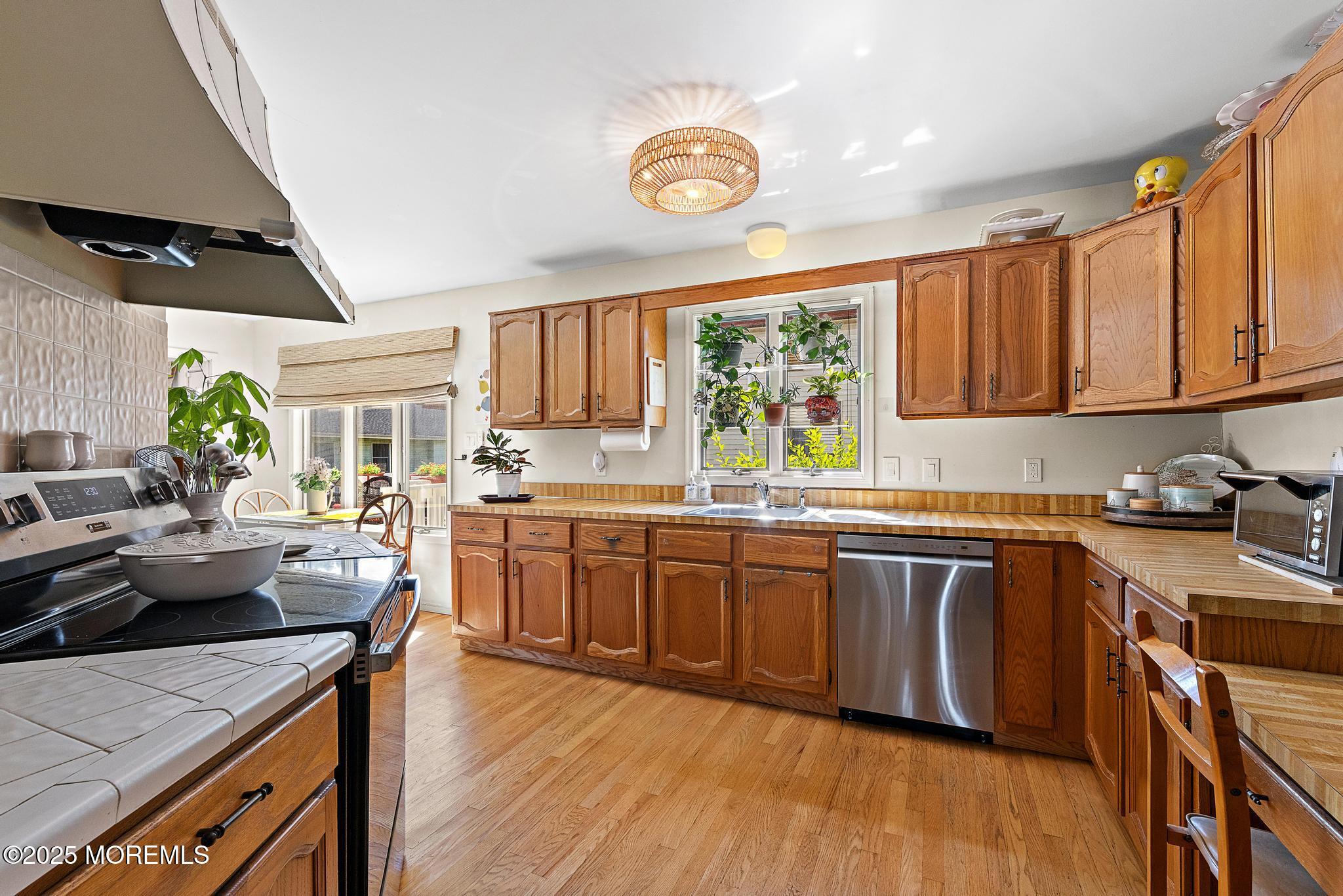 37 Fir Road Manahawkin, NJ 08050 - Photo 26 of 41 37 Fir (12)