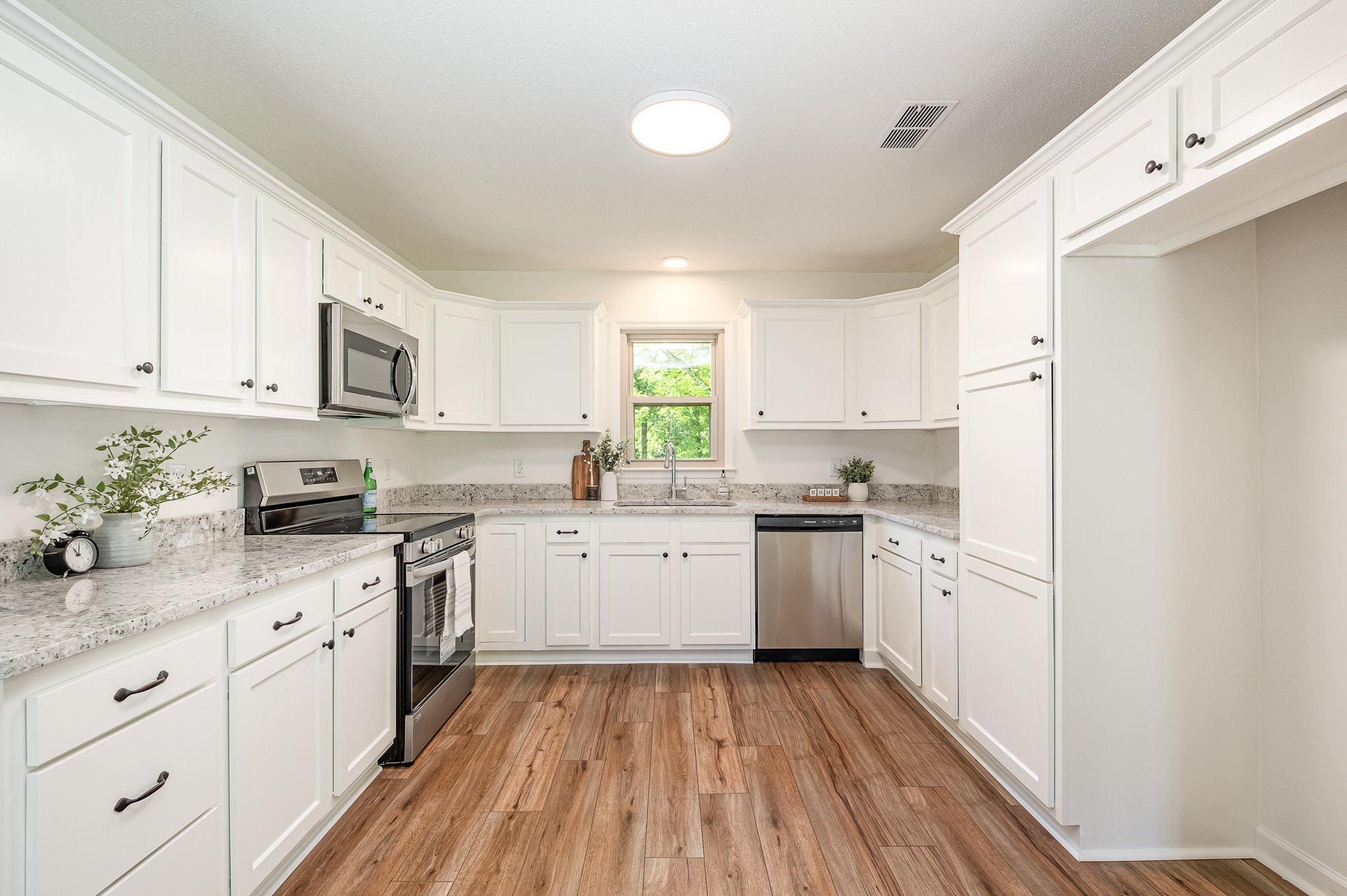 868 J D Todd Road Murfreesboro, TN 37129 - Photo 11 of 32 Gallery Image 11