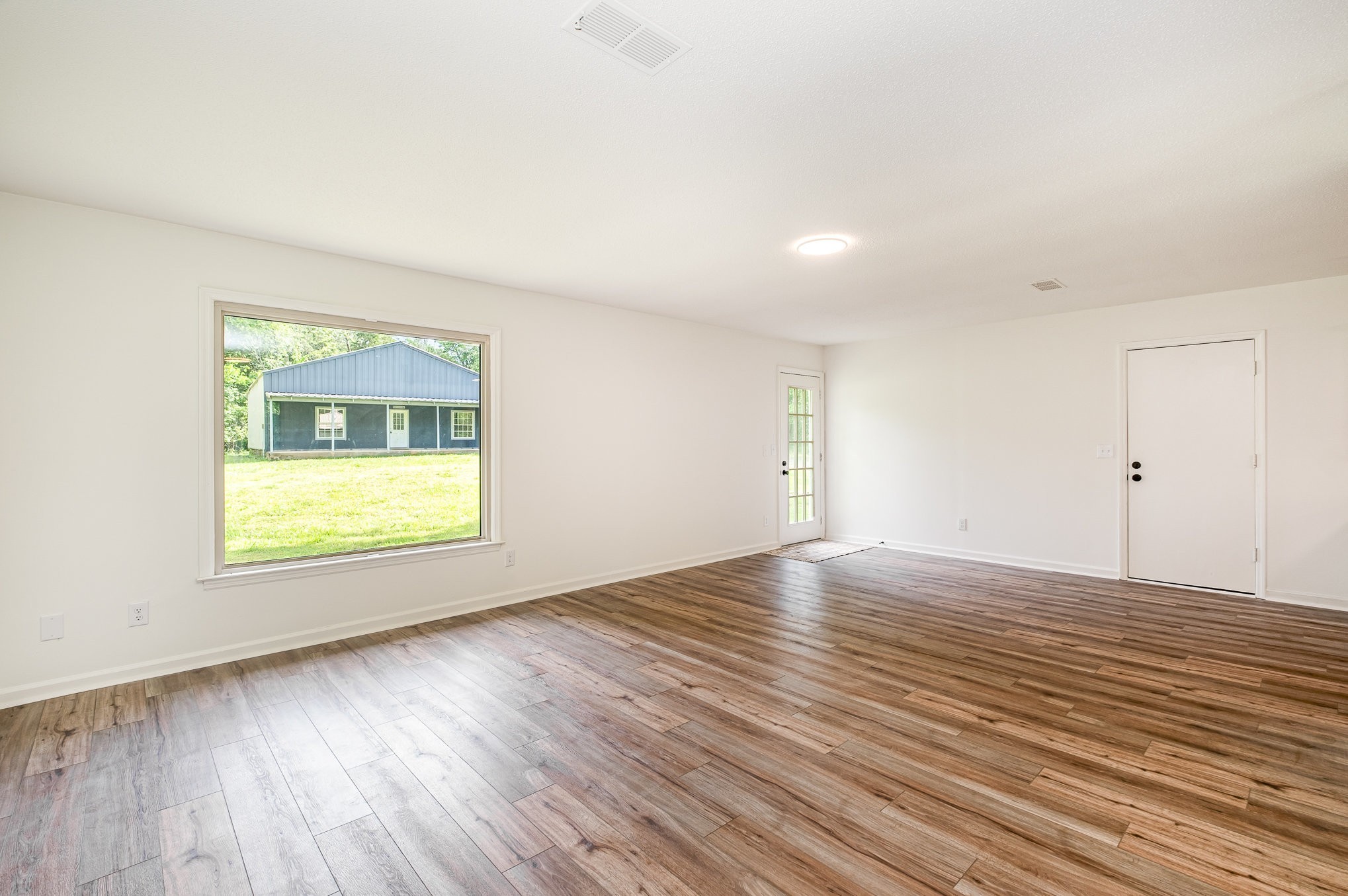 868 J D Todd Road Murfreesboro, TN 37129 - Photo 8 of 32 Gallery Image 8