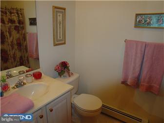 5 Foster Road Pennington, NJ 08534 - Photo 12 of 12 Bathroom