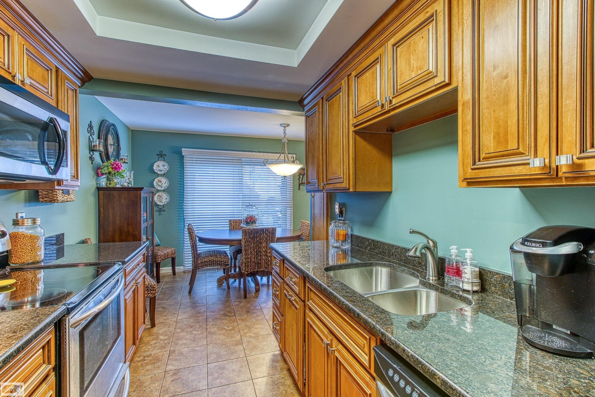 1427 Oakbrook E Drive Rochester Hills, MI 48307 - Photo 22 of 60