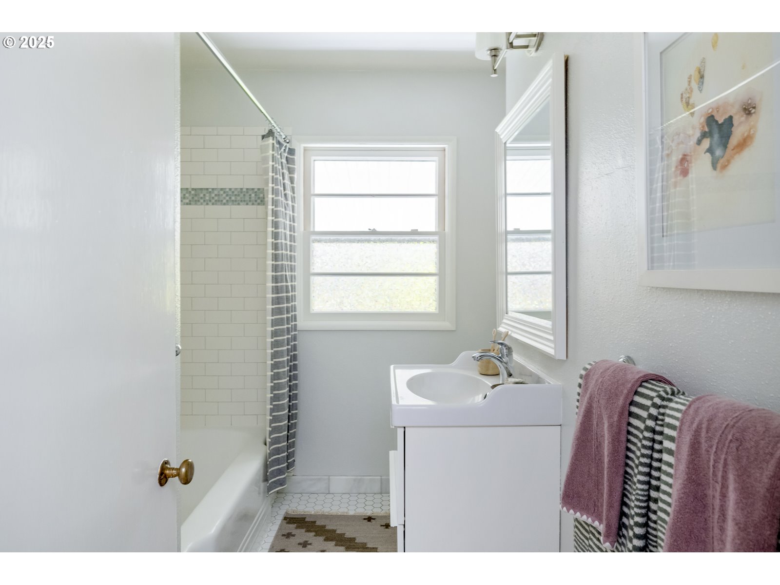 2104 Northeast Rosa Parks Way Portland, OR 97211 - Photo 16 of 33 Gallery Image 16