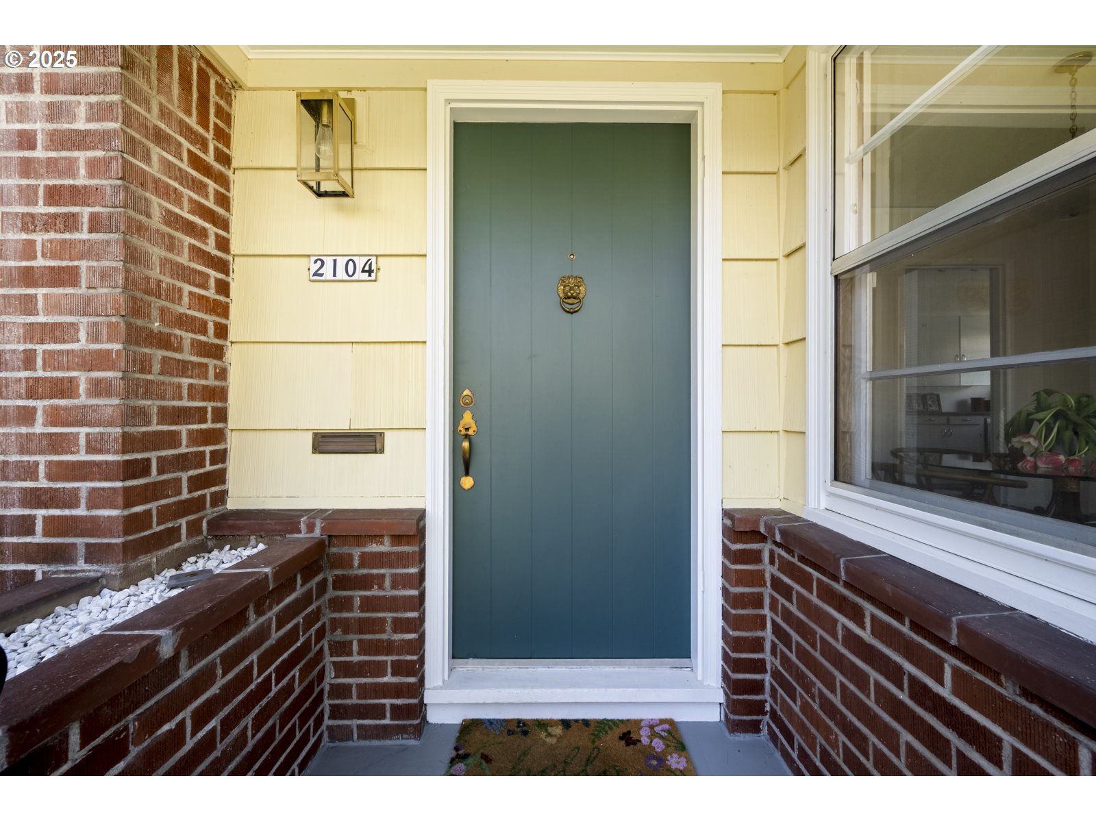 2104 Northeast Rosa Parks Way Portland, OR 97211 - Photo 2 of 33 Gallery Image 2