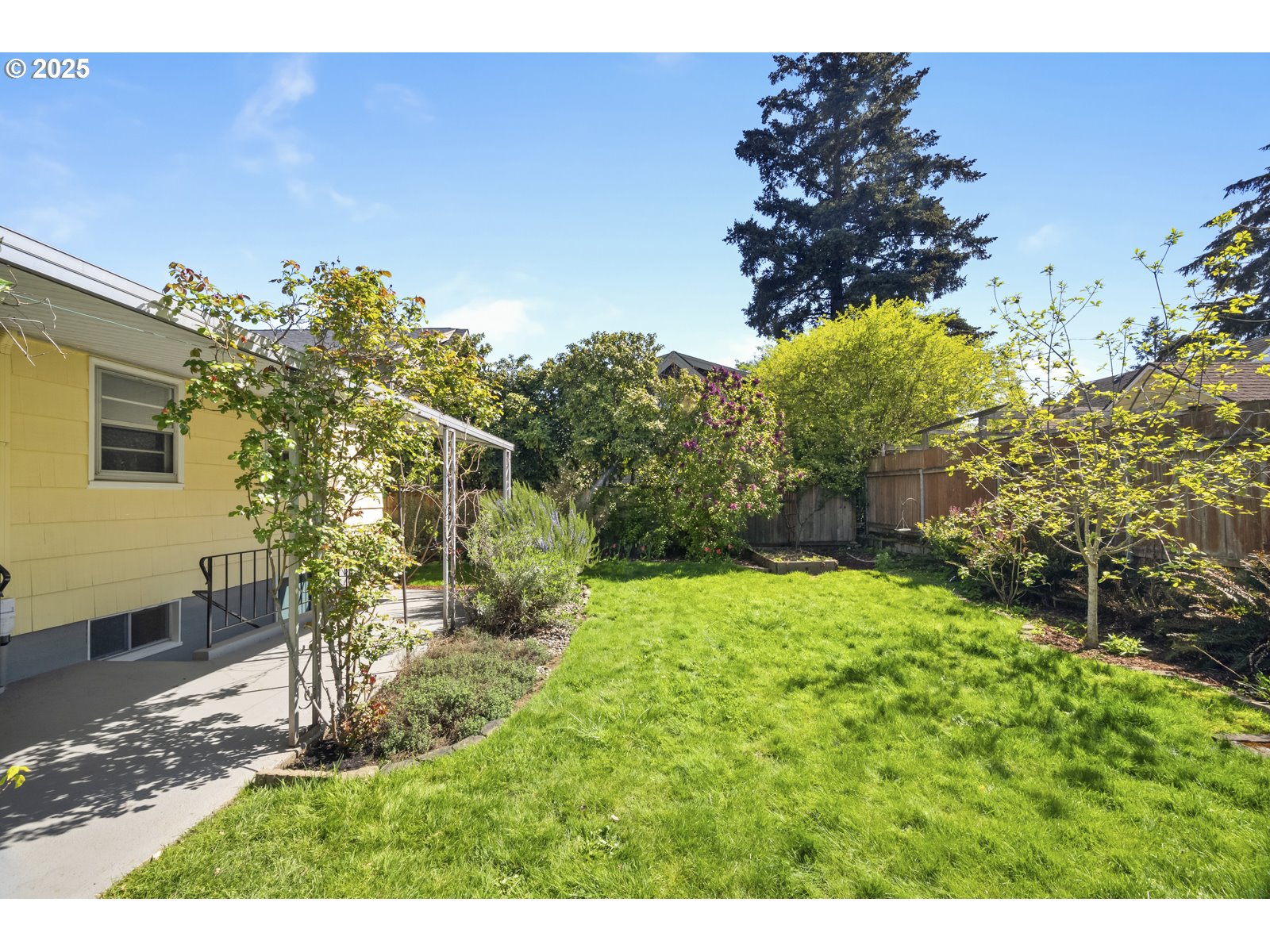 2104 Northeast Rosa Parks Way Portland, OR 97211 - Photo 27 of 33 Gallery Image 27
