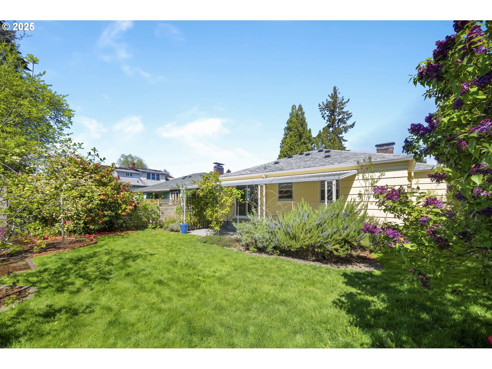 2104 Northeast Rosa Parks Way Portland, OR 97211 - Photo 28 of 33 Gallery Image 28