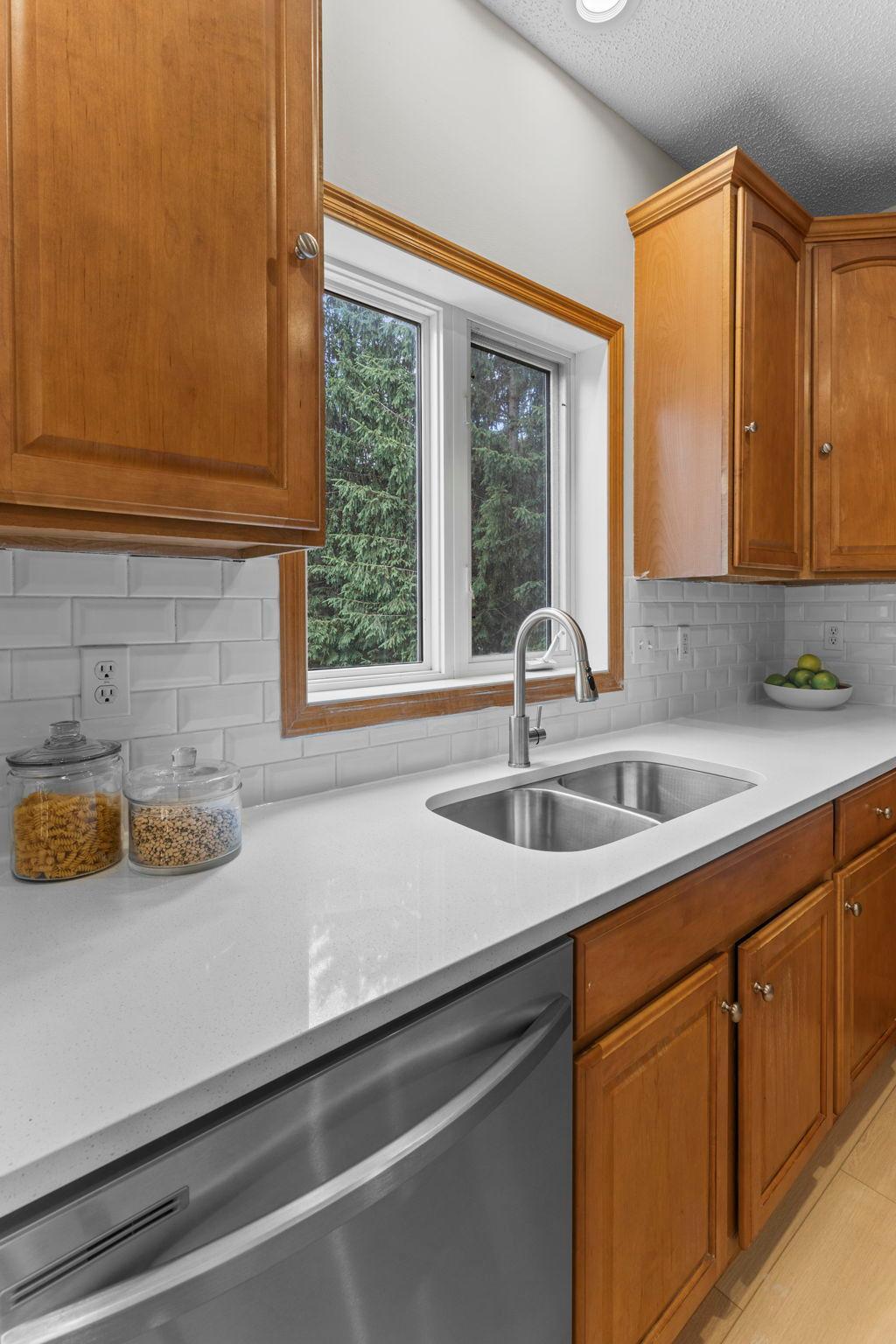 1744 Mathias Road Shakopee, MN 55379 - Photo 4 of 25
