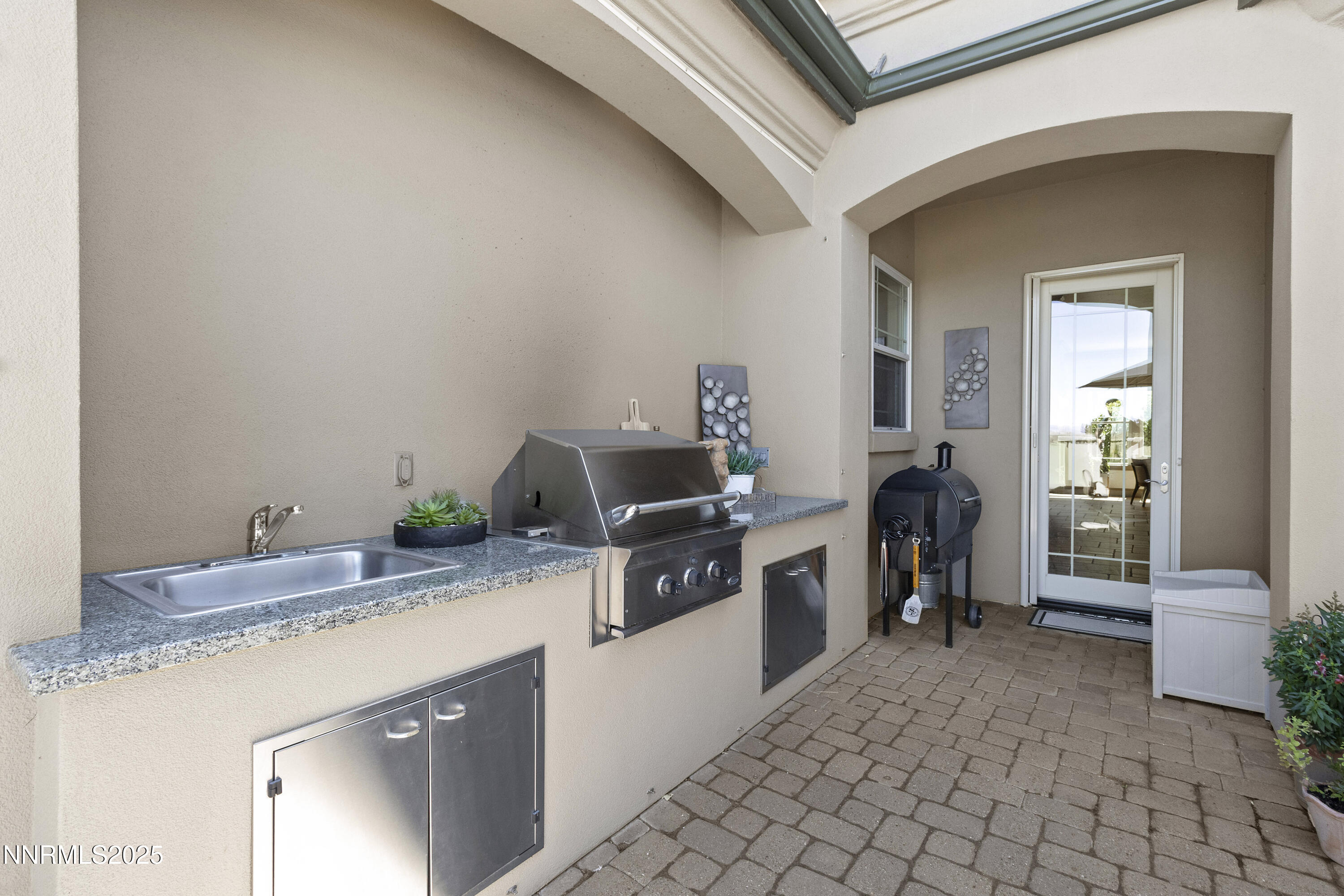 14275 Black Eagle Court Reno, NV 89511 - Photo 12 of 64 Black Eagle Daylight Courtyard Built in