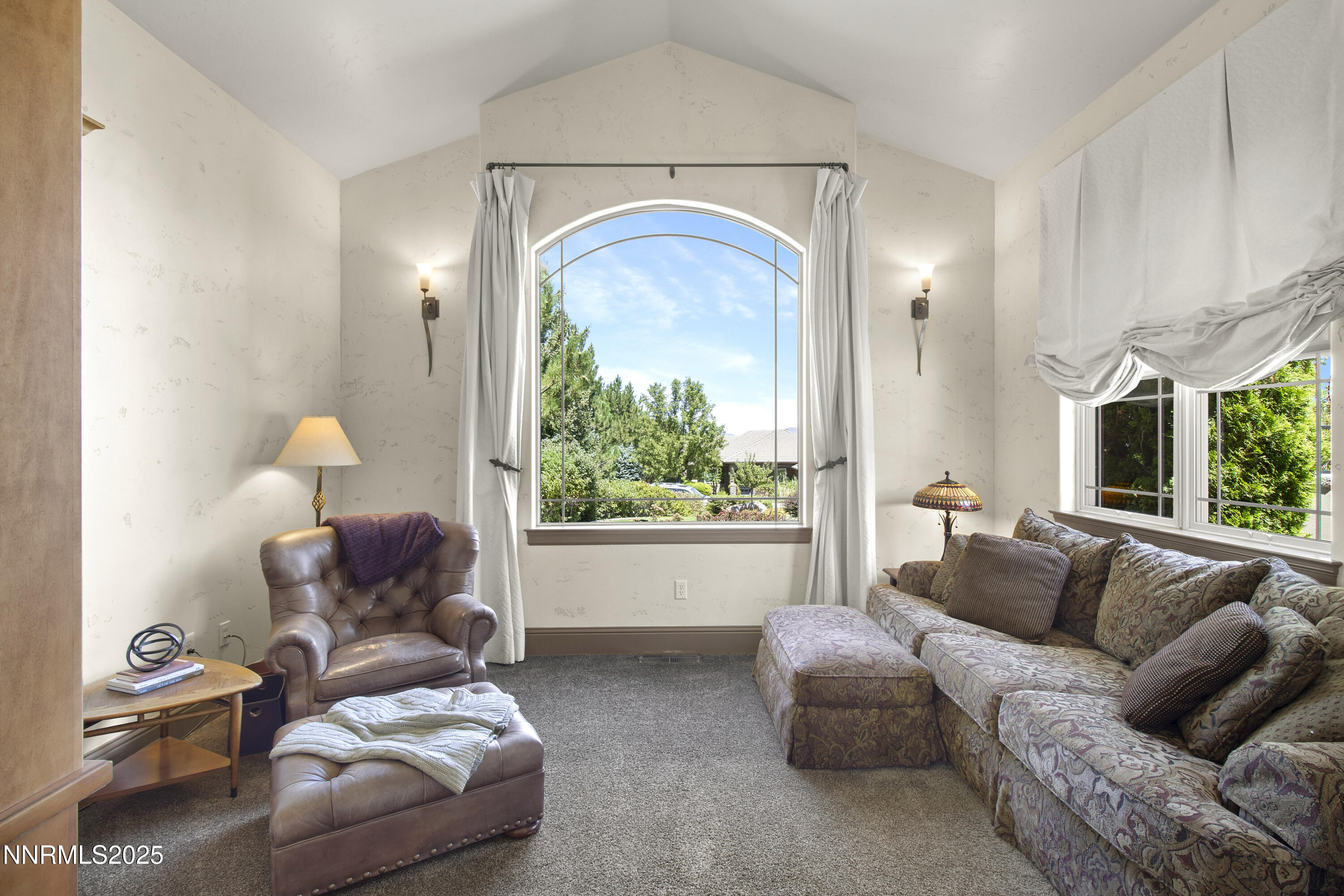 14275 Black Eagle Court Reno, NV 89511 - Photo 38 of 64 Black Eagle Primary Sitting Area