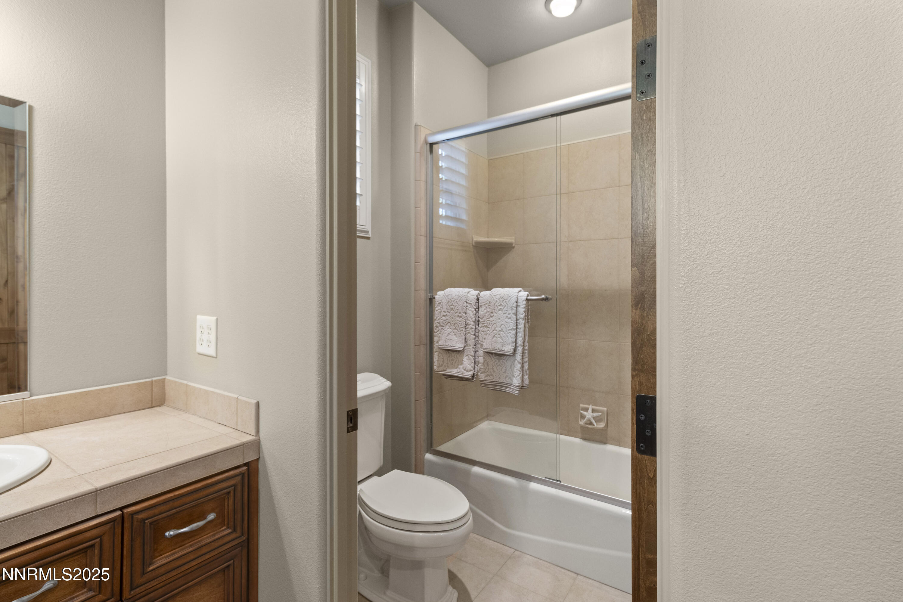 14275 Black Eagle Court Reno, NV 89511 - Photo 48 of 64 Black Eagle Bath 2