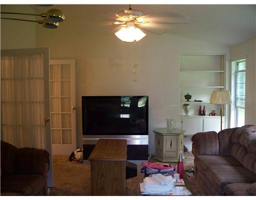 469 Johnson Road West Middlesex, PA 16159 - Photo 8 of 16 Living Room.