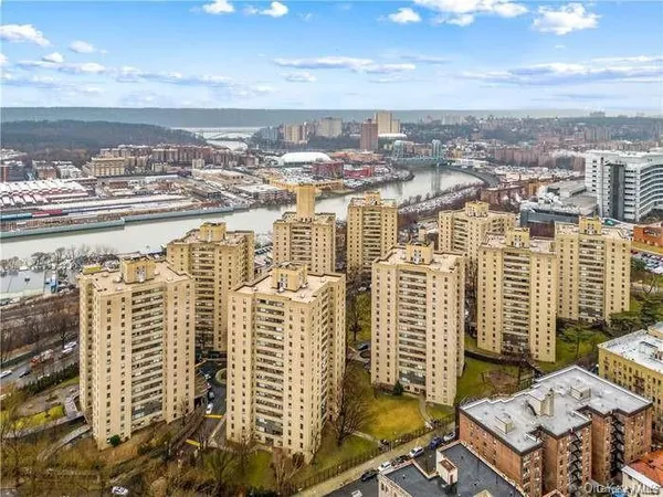 $189,000 | 8 Fordham Hill Ovl, Unit 6B | University Heights