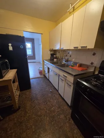 $189,000 | 8 Fordham Hill Ovl, Unit 6B | University Heights