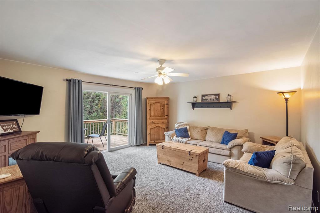 11432 Crosby Road Fenton, MI 48430 - Photo 7 of 28