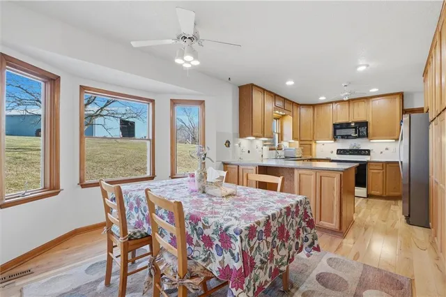 $560,000 | 15806 Northeast 176th Street, Holt, MO 64048