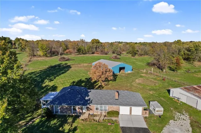 $560,000 | 15806 Northeast 176th Street, Holt, MO 64048