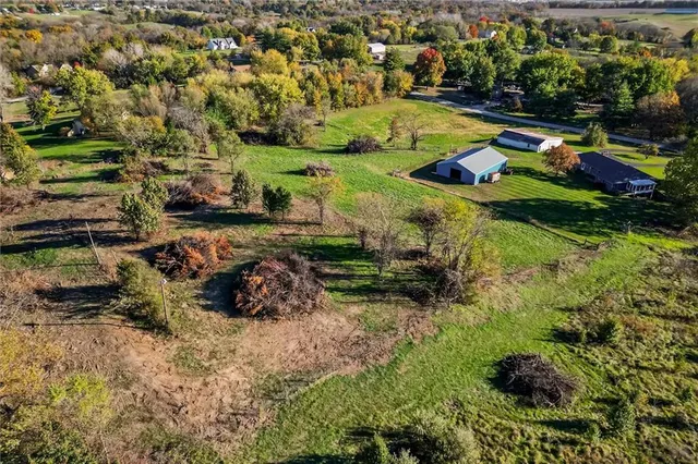 $560,000 | 15806 Northeast 176th Street, Holt, MO 64048