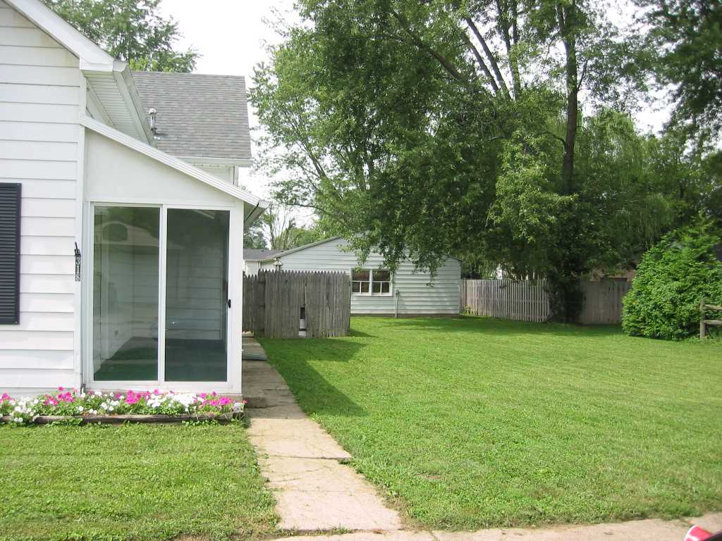 318 Riley Avenue Greenfield, IN 46140 - Photo 2 of 17 Gallery Image 2