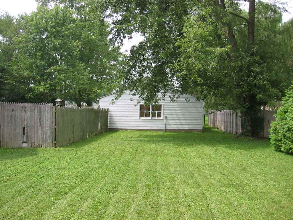318 Riley Avenue Greenfield, IN 46140 - Photo 3 of 17 Gallery Image 3