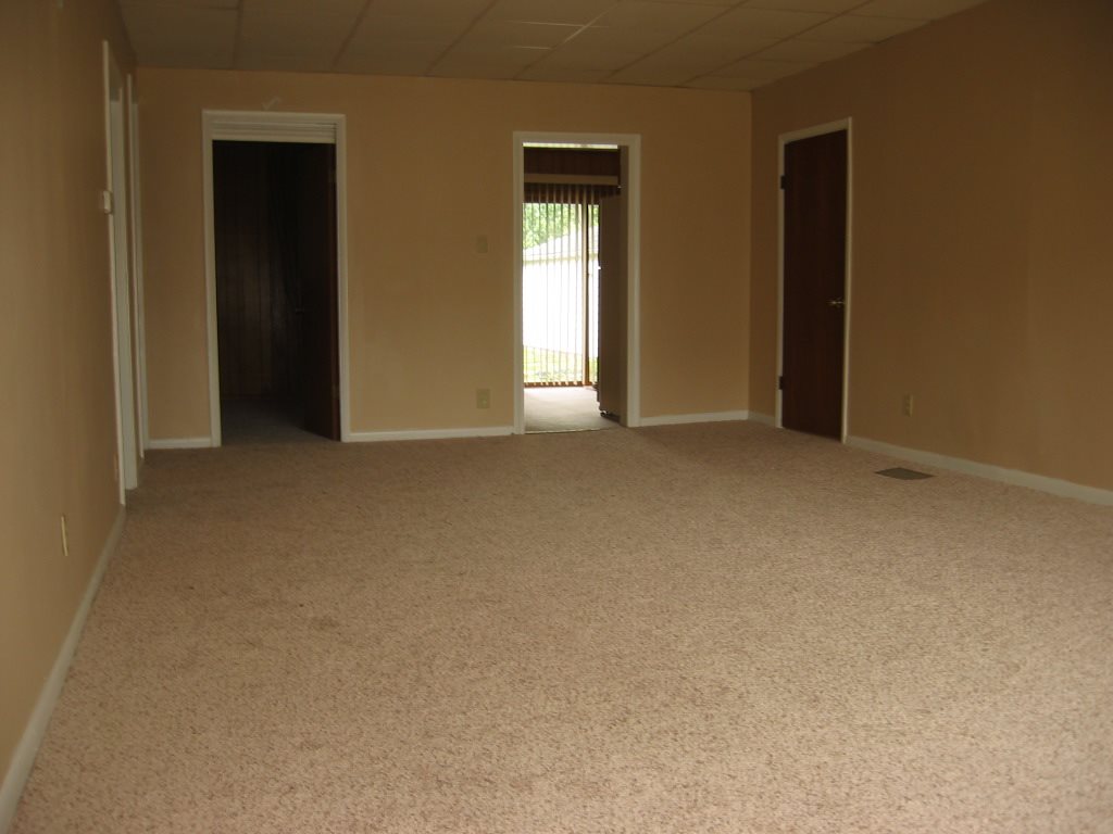 318 Riley Avenue Greenfield, IN 46140 - Photo 5 of 17 Gallery Image 5